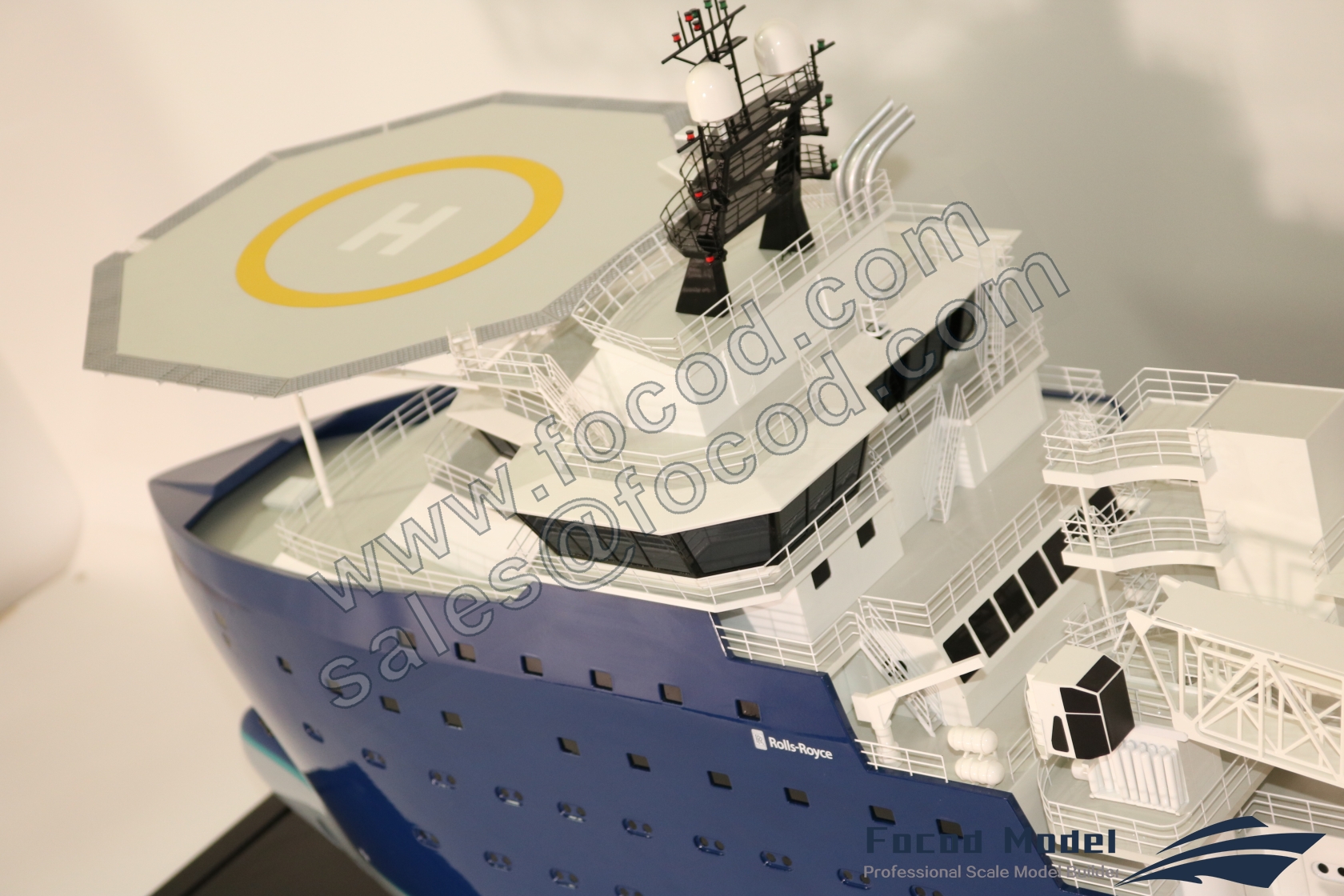 customized model of 82m windfarm support boat